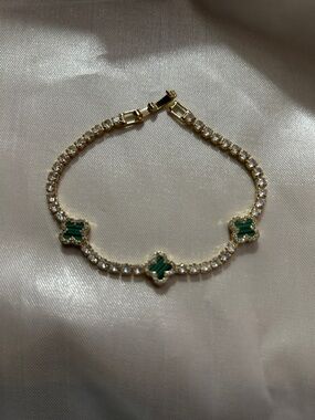 Tennis Bracelet with Emerald Green in Malachite Finish Clover Accents NEW